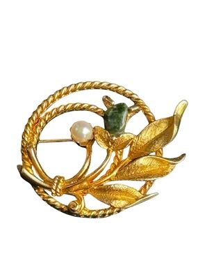 Vintage Stamped Sarah Coventry "Jade Garden" brooch, gold-tone. Jade, faux pearl
